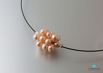 null Cable necklace with a cluster of pink freshwater cultured pearls
Diameter: 14...