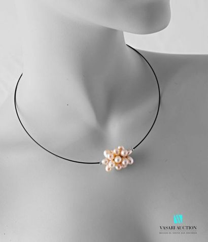 null Cable necklace with a cluster of pink freshwater cultured pearls
Diameter: 14...