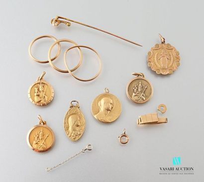 null Lot d'or à la casse : médailles gravées, épingle, anneaux24,2 g.