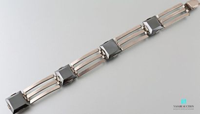 null Soft bracelet in silver 800 thousandths and Art Deco marcasites.
Gross weight:...