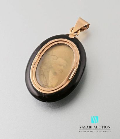 null Pendentif porte-photo Napoléon III en onyx, le dos ouvrant en verre cerclé d'or,...