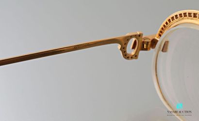null Cartier, paire de lunettes en or jaune 750 millièmes de la collection Must,...