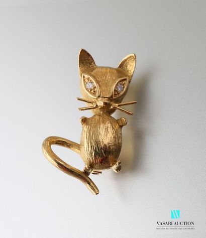 null 750 thousandths yellow gold brooch in the shape of a cat, the eyes set with...