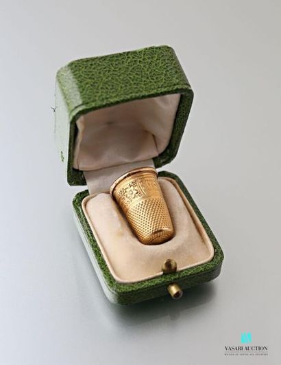 null Dé à coudre en or jaune 750 millièmes chiffré HM, 4 g, avec un écrin.

