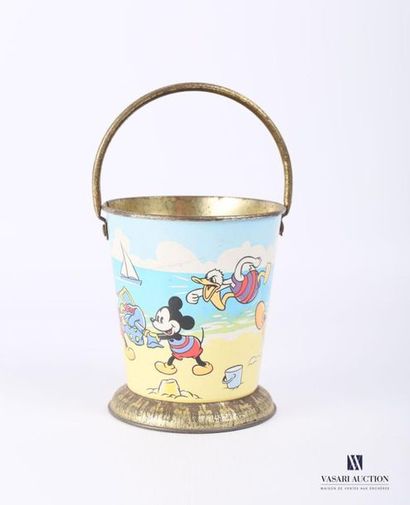 null WALT DISNEY PRODUCTIONS
Metal bucket with lithographed decoration featuring...