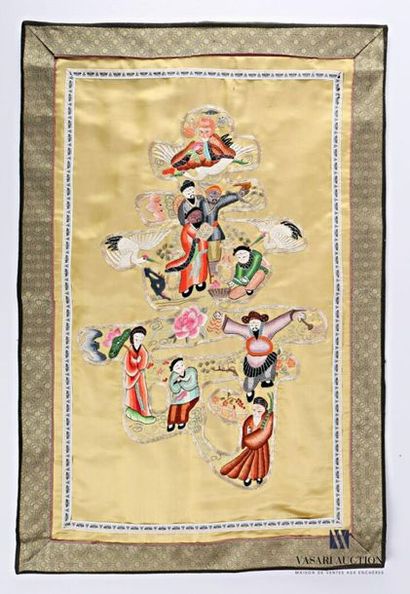 null Lot including two silk embroideries forming a pendant depicting characters,...