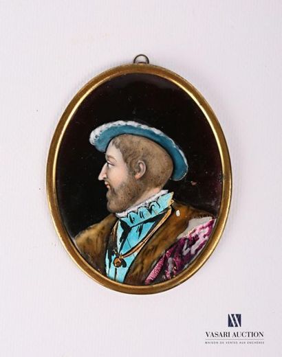 null Enamelled plaque in the form of a medallion showing a portrait of Francis I...