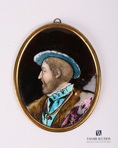 null Enamelled plaque in the form of a medallion showing a portrait of Francis I...