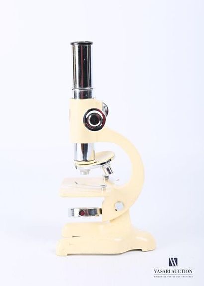 null Microscope de marque Optico Paris
(vendu en l'état sans boite)
Haut. : 23,5...