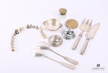 null Metal set including a duck (Height: 6 cm), a salad set, a fish serving set,...