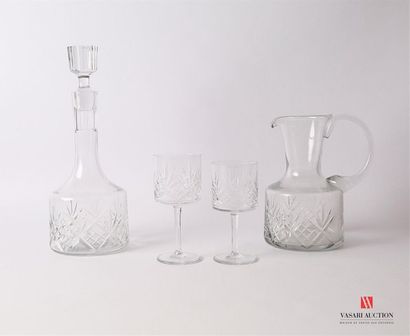 null BAYEL CRYSTAL 
Crystal serving set decorated with crossbars and stylized palms,...