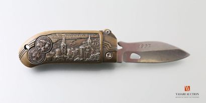 null Retractable metal knife with a map of China with the inscription Hong Kong and...