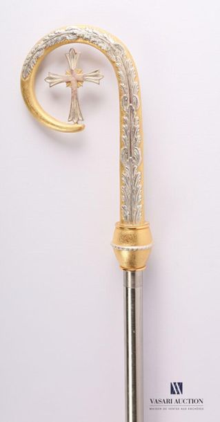 null Polished metal bishop's crook, painted gold and silver.
Modern
work High. 182,5...