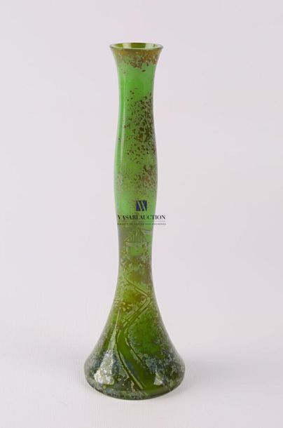 null Soliflore vase in green tinted glass, decorated with an architectural landscape...