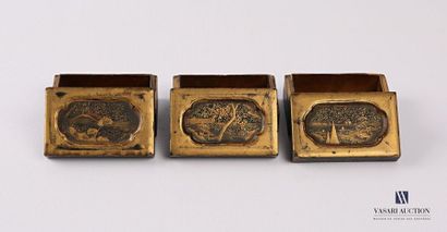 null Suite de trois boites en laque mura nashiji, les couvercles à décor de paysages
(usures...