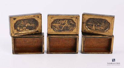 null Suite of three boxes in lacquer mura nashiji, the lids with landscape
decoration...