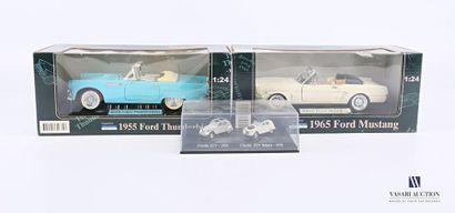 COLLECTIBLE 
Batch including two vehicles...