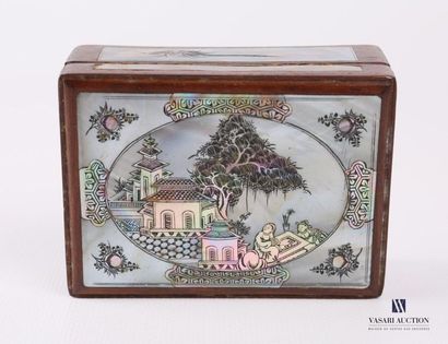 null Wooden box with burgundy decoration of a sinuous landscape in a medallion on...