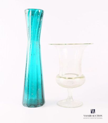 null Set of four glass vases comprising a truncated cone-shaped vase made of opalescent...
