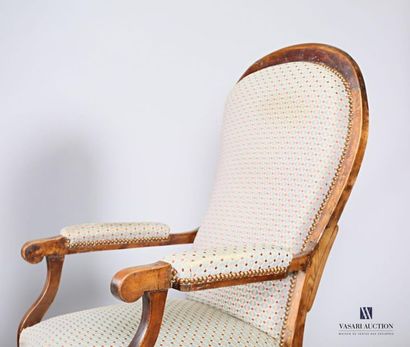 null Pair of Voltaire armchairs in natural wood, curved back, armrests with cuffs,...