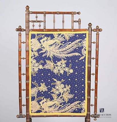 null Fire screen in moulded wood and heightened with gilded fillets in imitation...
