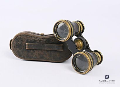 null Opera glasses in black lacquered metal, bronze and brass. In its case
(leather...