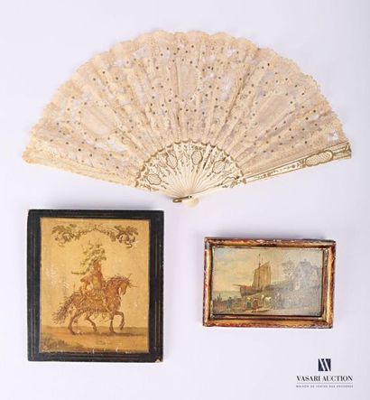 null Lot including a wooden panel with lithographed decoration of the Duc de Guise...