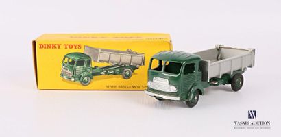 null DINKY TOYS
Benne basculante Simca "cargo" - Réf 33B
(boîte d'origine, infimes...