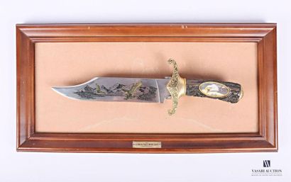 null Knife bearing a cartel "The American Eagle Bouvie Knife by Ronald van Ruyckevelt"...