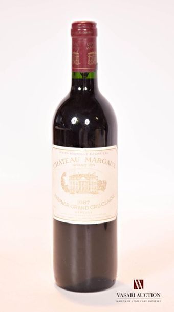 null 1 bouteille	Château MARGAUX	Margaux 1er GCC	1987
	Et. tachée (2 minuscules accrocs)....