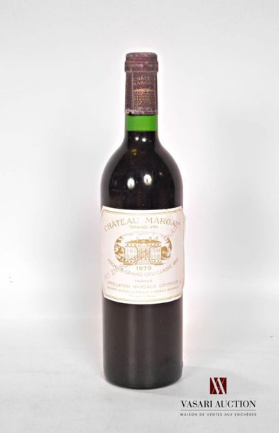 null 1 bouteille	Château MARGAUX	Margaux 1er GCC	1979
	Et. un peu fanée, légèrement...