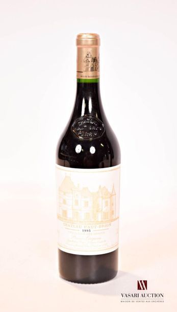 null 1 bouteille	Château HAUT BRION	Graves 1er GCC	1995
	Et. légèrement tachée. N...