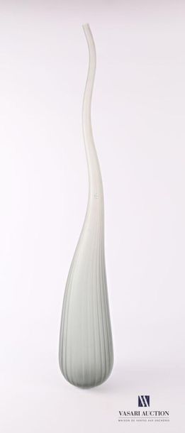 null SALVIATI
Vase soliflore modèle Aria en verre de couleur sablé de forme piriforme...