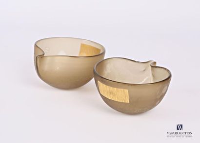 null SALVIATI
Pair of free-form cups PIzzicati model in grey glass with golden rectangle...