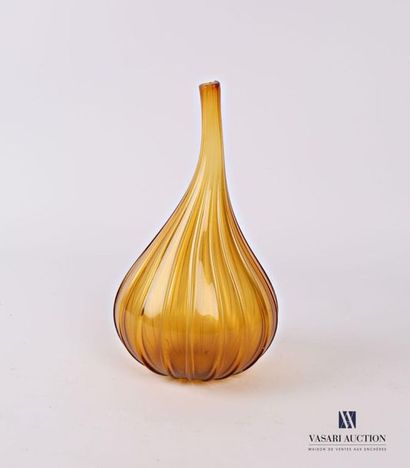 null SALVIATI
Vase soliflore modèle Drops en verre ambré de forme piriforme orné...