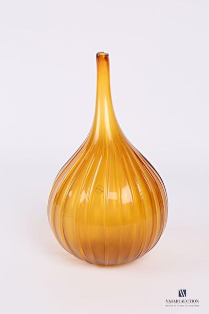 null SALVIATI Soliflore
vase model Drops in amber glass with a pear-shaped shape...