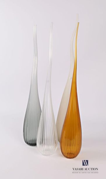 null SALVIATI
Quatre vases soliflore modèle Aria en verre de couleur sable, gris,...