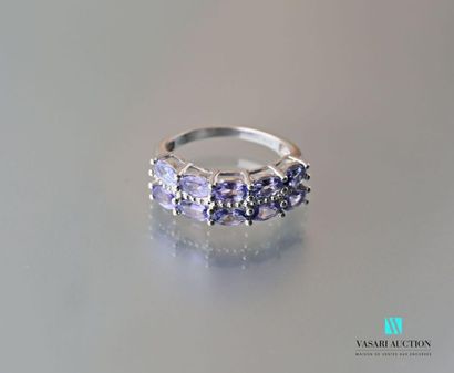 null Silver ring with two oval
tanzanite lines Gross weight : 3,52 g - Finger size...