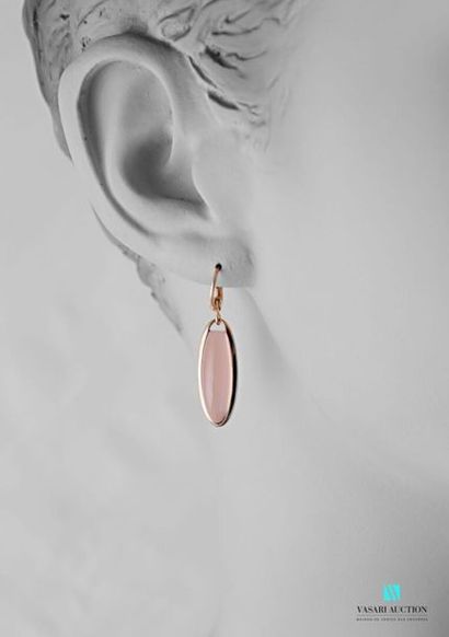 null Pair of ear pendants in vermeil set with quartz in oval cabochon.
High. : 3...
