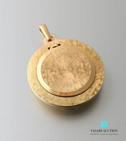 null Pendant watch in 750 thousandths yellow gold, the champagne dial, the rim and...