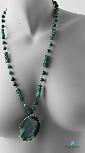 null Necklace and pendant of green glass paste beads imitating malachite, the round...