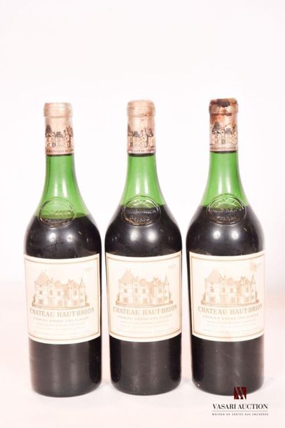 null 3 bouteilles	Château HAUT BRION	Graves 1er GCC	1972
	Et. un peu tachées. N :...