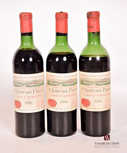 null 3 bouteilles	Château PAVIE	St Emilion 1er GCC	1966
	Et. tachées. N : 1 ht/mi...