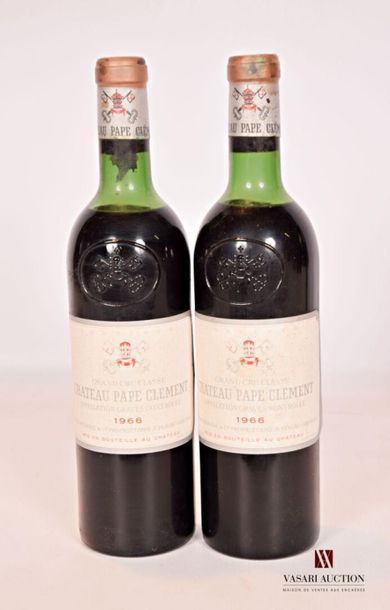 null 2 bouteilles	Château PAPE CLÉMENT	Graves GCC	1966
	Et. fanées et tachées. N...