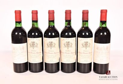 null Lot de 6 blles comprenant :		
2 bouteilles	Château CHARMAIL	Haut Médoc CBS	1970
4...
