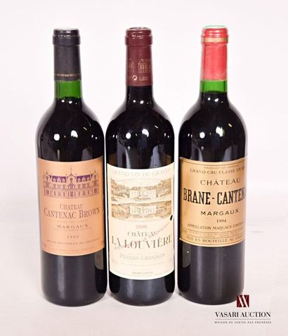 null Lot de 3 blles comprenant :		
1 bouteille	Château LA LOUVIÈRE	Graves	1996
1...