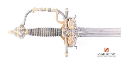 null Sword, gilded steel hilt with one main and one secondary branch, bivalve keyboard...