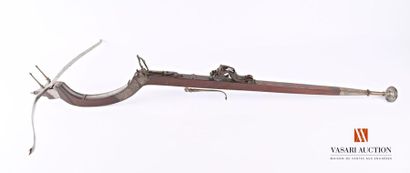 null Shooting crossbow, called siren, precious wood tree, two visible side splints,...