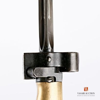 null Sabre-baïonnette Mle 1886 M.15 pour fusil Lebel, poignée laiton, garde matriculée...