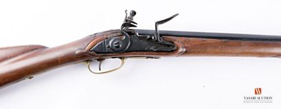 null Rifle of regulation type, flint lock of 140 mm, barrel of 100,5 cm, with sides...